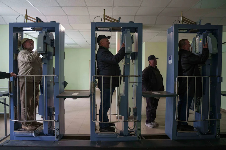 Likvidatori se vraćaju u Černobil: 40 godina posle susreta sa nevidljivim neprijateljem