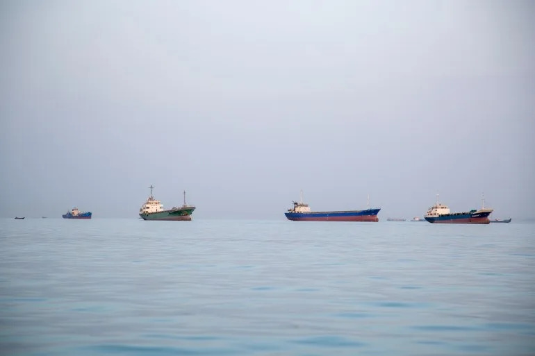 3.000 kontejnera zaglavljeno u Karachiju — Iran traži kopnene rute preko Pakistana