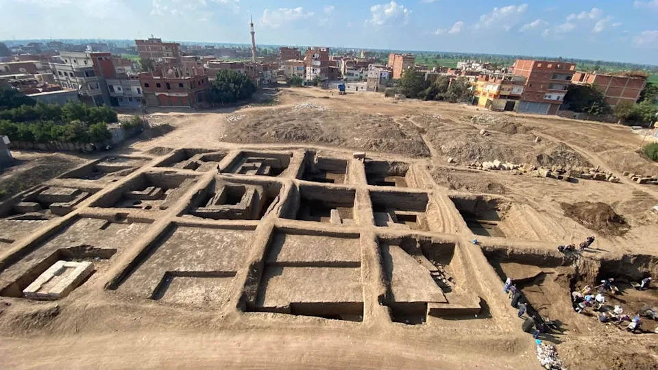 Otkriven Gornji Deo Statue Ramzesa II Visok 7,2 Stope (≈2,2 m) u Tel Faraounu