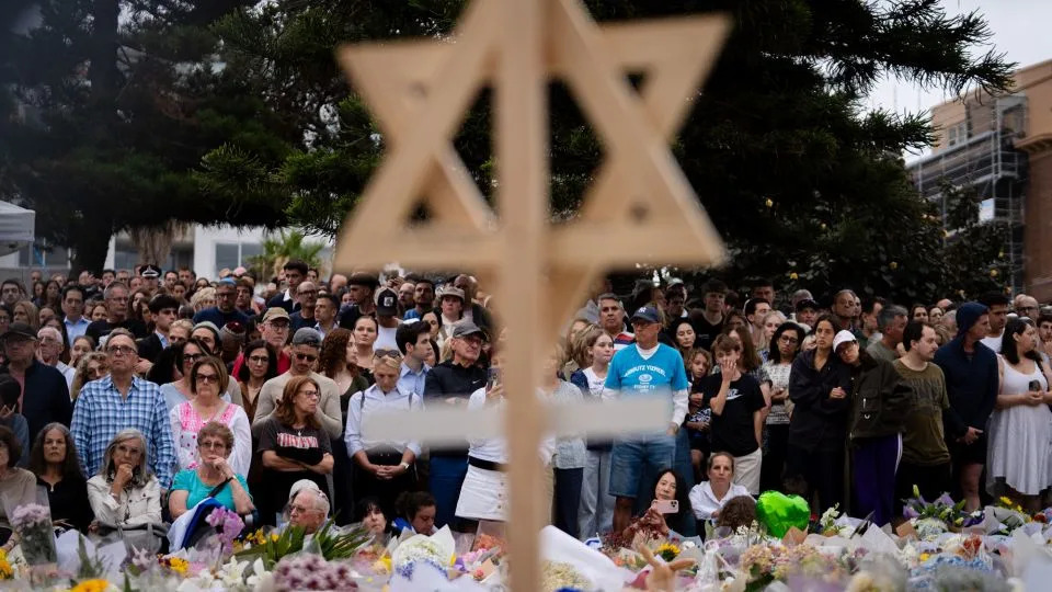 Pro-palestinski Aktivisti U Brisbaneu Pevali „Two Strong Hearts“ Nakon Zabrane Slogana — 25 Privedenih Po Novom Zakonu