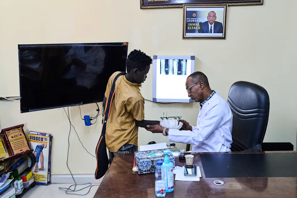 Hirurg Koji Je Održao Bolnicu Na Životu Na Liniji Fronta U Sudanu