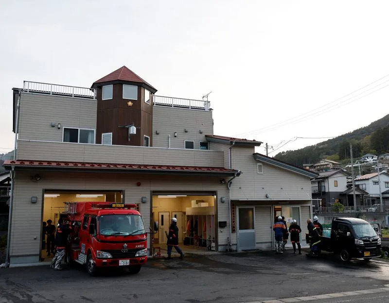 Preživeo cunami, sada gasi šumski požar — dobrovoljni vatrogasac brani Otsuchi