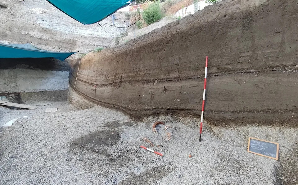 U Pompejima Pronađen Skelet Rimljanina Koji Je Bežao Od Vezuva Sa Terakotnom Posudom Na Glavi