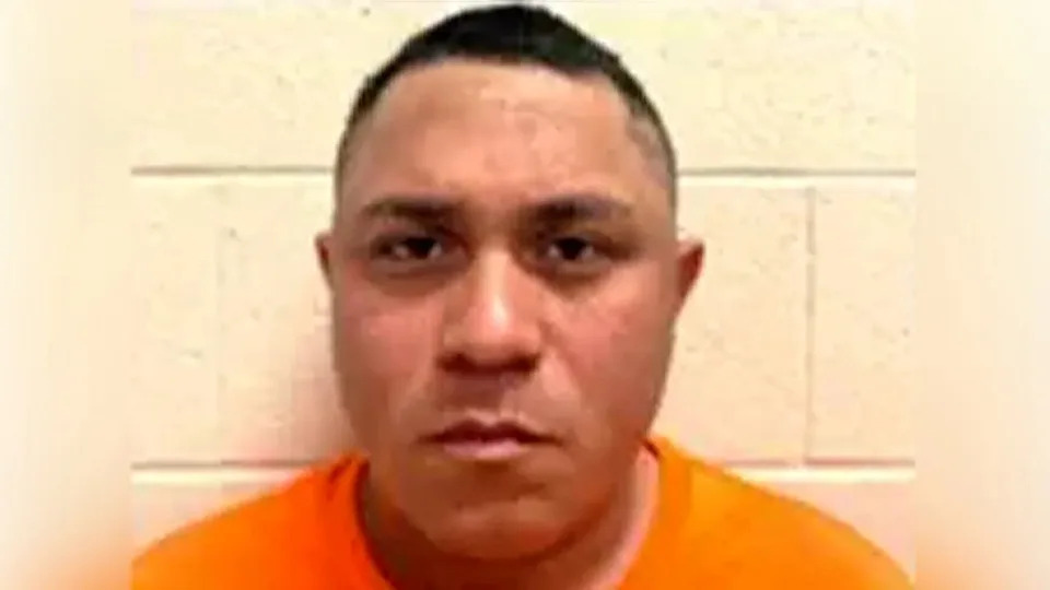 ICE Arrests 15 Noncitizens in Weekend Sweep, Citing Child Abuse, Kidnapping and Violent Crimes