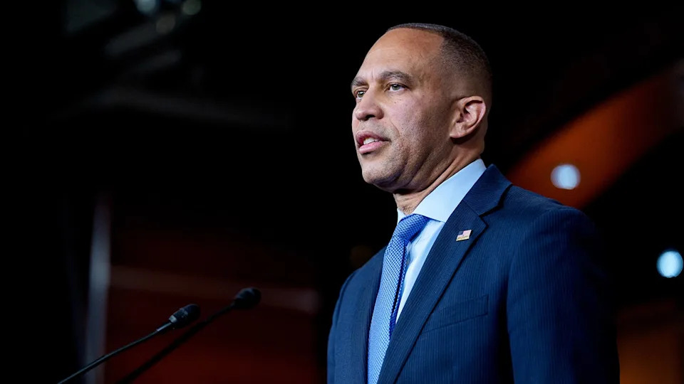 Jeffries Doubles Down: 'I Don't Give a Damn' After Pledge of 'Maximum Warfare' Against GOP