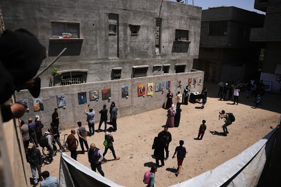 Slike rata i raseljavanja: Mladi palestinski umetnici u Bureiju izlažu utiske dok krhki prekid vatre drži mir