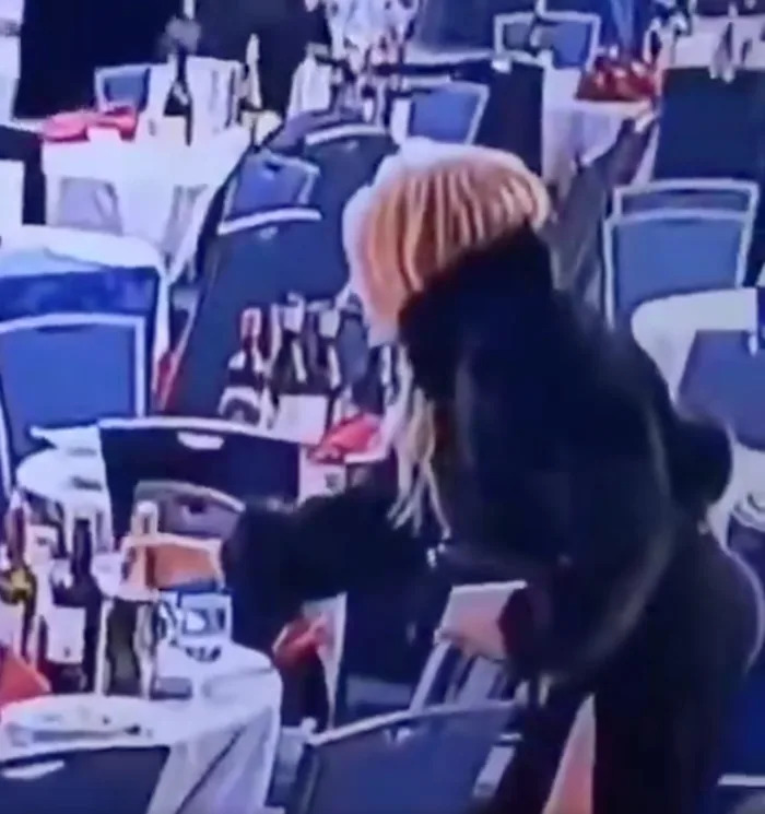 Fakt-ček: Viralni snimak ne dokazuje da je žena koja skuplja flaše na White House Correspondents' Dinner Olga Stefanishyna
