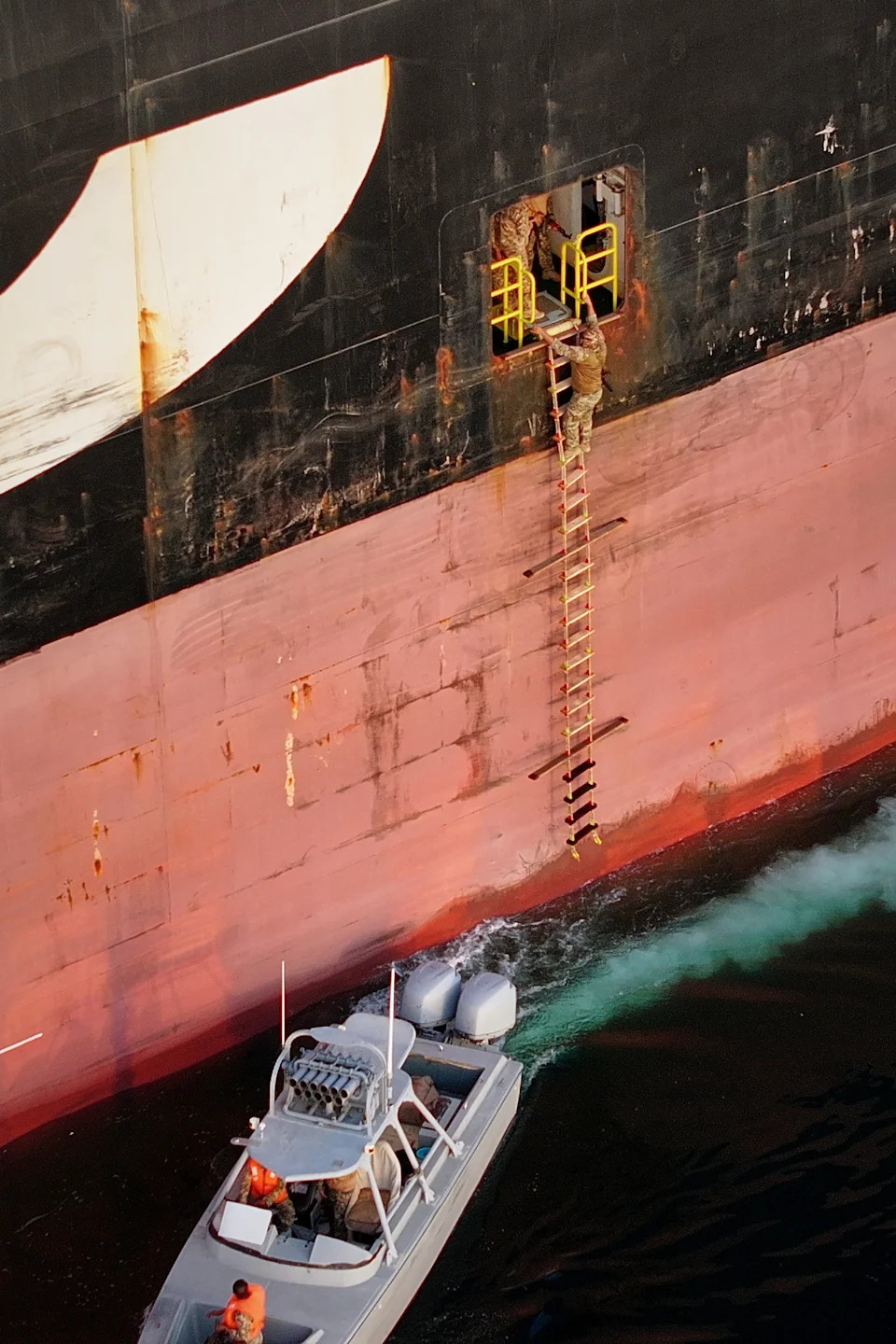 Američka blokada ugrožava iransku naftnu industriju — proizvodnja može stati za 2–3 nedelje