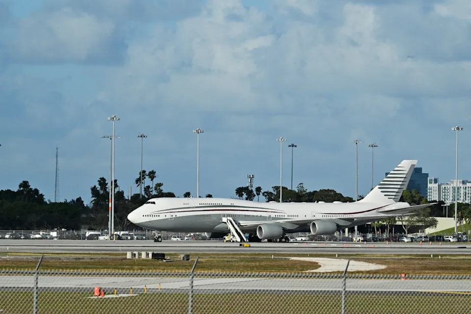 Leaked Details: Qatar-Built 747 Kept Largely Intact in $400M Refit for Trump’s Air Force One