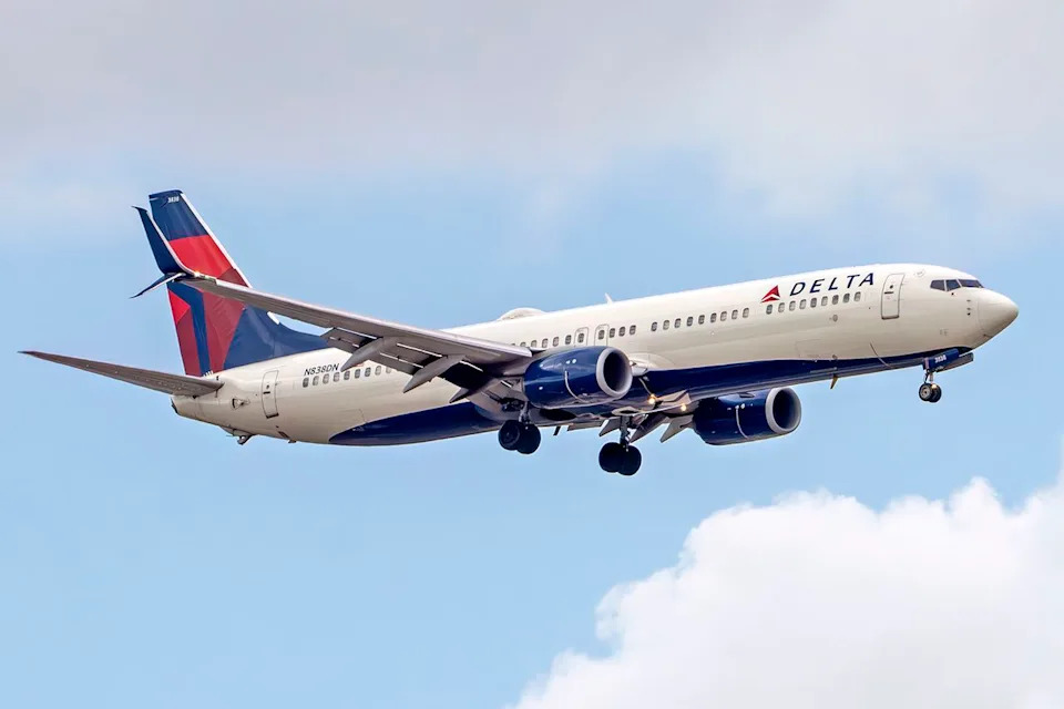 Delta Flight Returned to Gate After Passenger Refused to End Phone Call; Woman Arrested
