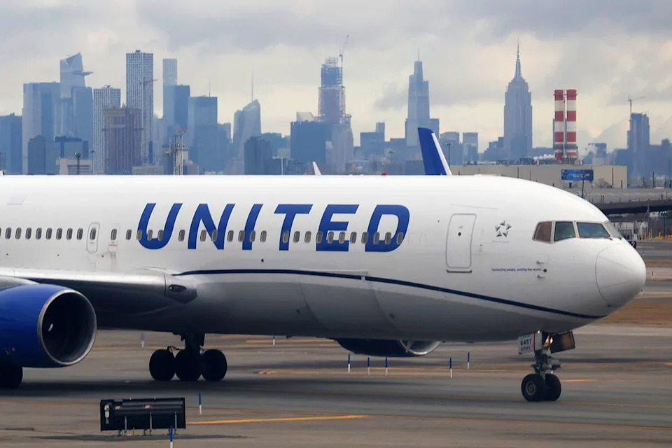 United Flight 1837 Declares Emergency After Passenger Allegedly Attacks Flight Attendant, Tries to Open Cabin Door
