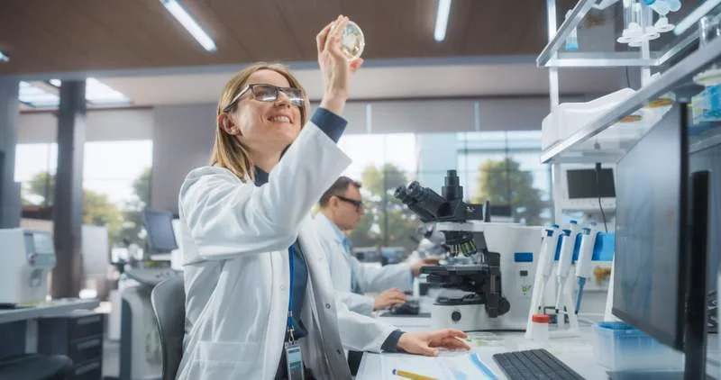 Sledeća faza ljudske evolucije je već u toku: genetika, tehnologija i novi pritisci