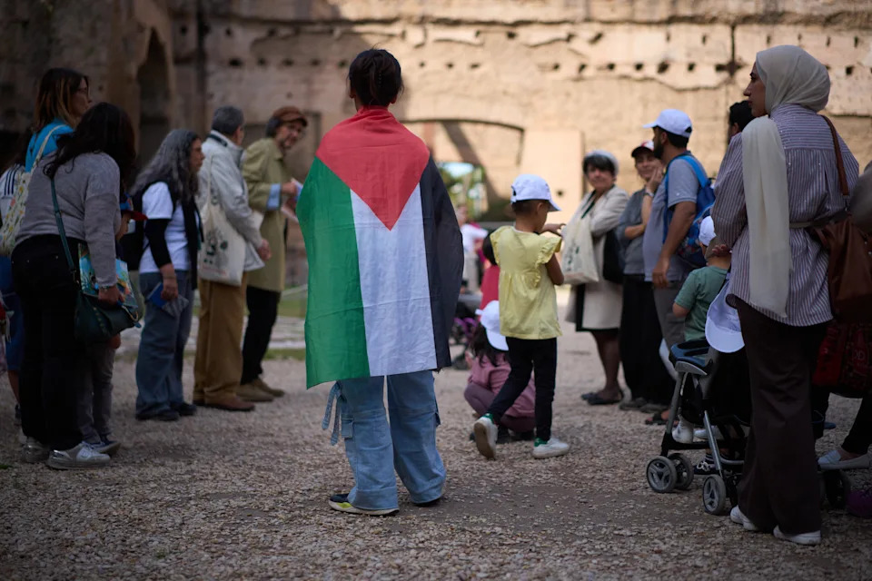 Palestinske porodice evakuisane iz Gaze našle predah u Termama Karakala u Rimu
