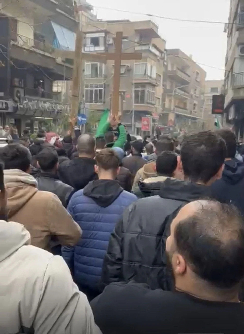 Privremena zabrana alkohola u Damasku podigla sumnje da al‑Sharaa gura islamističku agendu