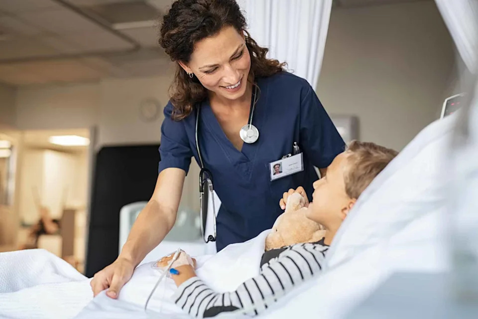 Divlje vrane i lisice u Italiji nose bolnički klon Klebsiella pneumoniae — pronađen i opasan gen NDM‑5