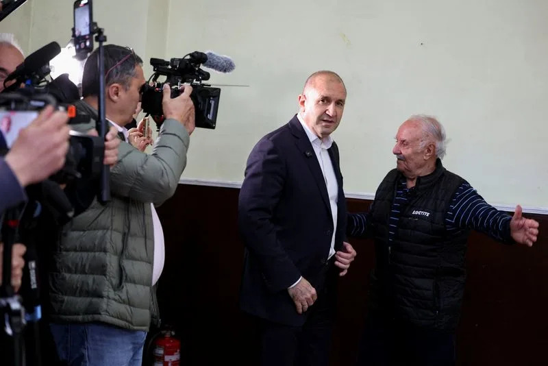 Iotova Predaje Mandat Pobedničkoj Stranci Rumena Radeva — Vlada Se Očekuje 8. Maja