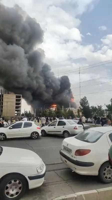 Tragedija Zapadno Od Teherana: 8 Poginulih, 36 Povređenih U Požaru U Tržnom Centru