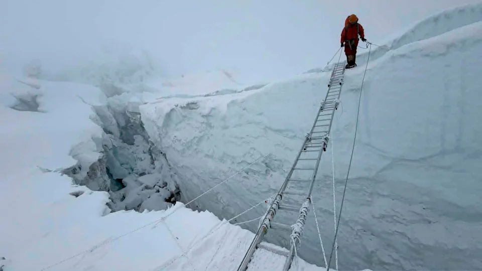 Kasni Sezona Na Everestu: Nestabilni Serak Preti, Ali 410 Penjača I Dalje U Pokretu