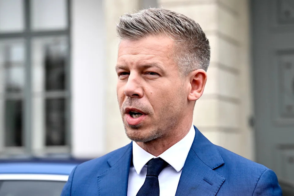 Mađarska Slavi Kraj Orbánove Ere: Péter Magyar Najavio „Proslavu Promene Režima”
