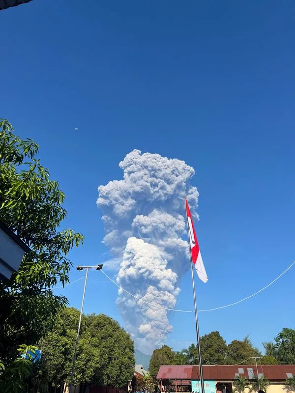 Two Missing Singaporean Hikers Located Near Mount Dukono Crater; Indonesian Hiker Confirmed Dead