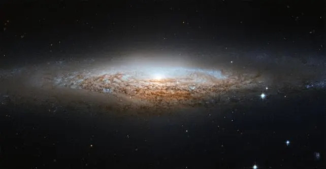 Najveći Test Njutnovog Zakona Gravitacije: Kretanje Klastera Podržava Tamnu Materiju