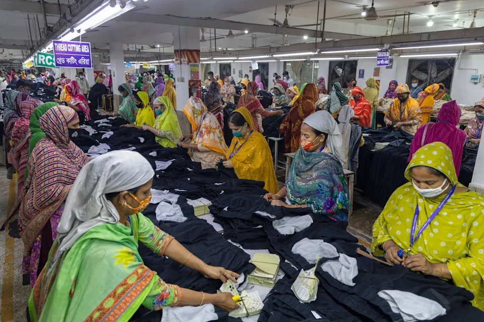 Iran Conflict Triggers Fuel Shortages in Bangladesh, Cutting Incomes and Threatening Garment Exports
