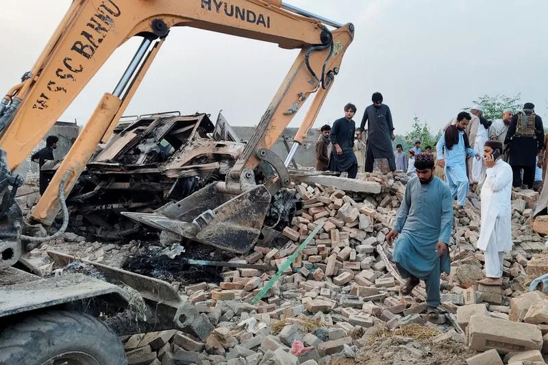 12 Police Killed in Car Bombing and Clash at Bannu Police Post