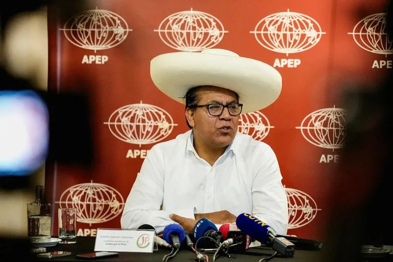 Peru: Fujimori i Sánchez Predvode Dok Se Brojanje Glasova Privodi Kraj — Drugi Krug 7. Jun