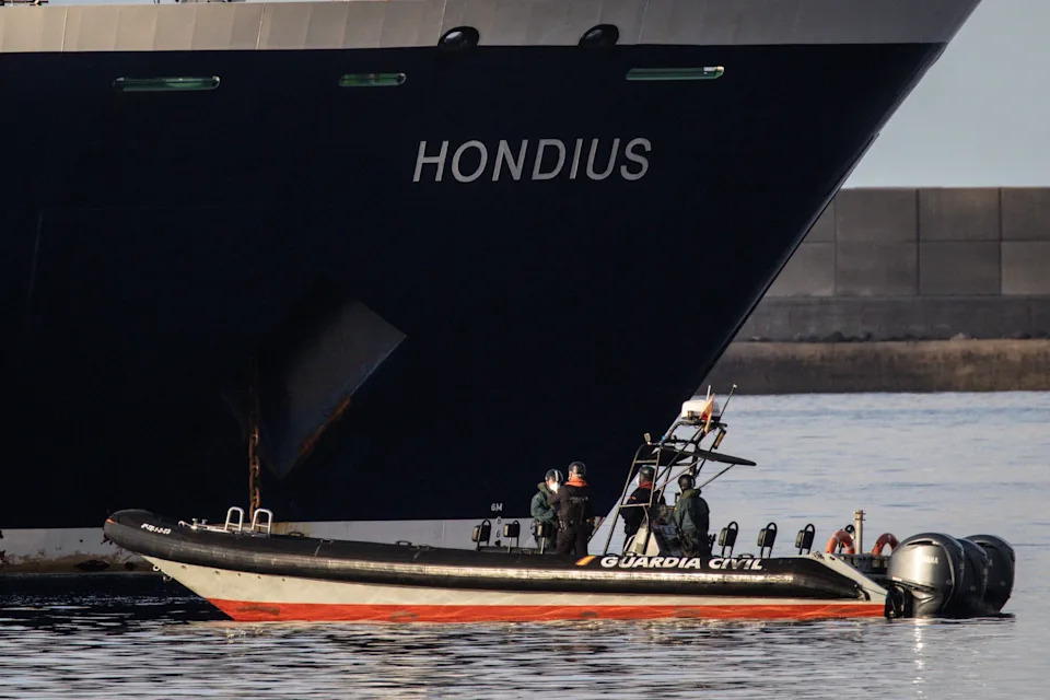 Evakuacija sa kruzera MV Hondius: 17 Amerikanaca vraćeno u SAD, jedan PCR pozitivan na soj Andes