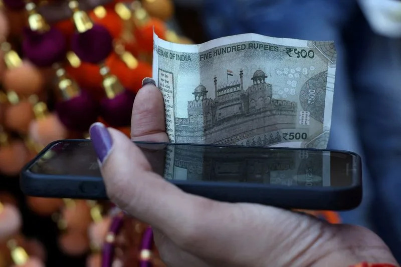 Modi Smanjio Kolonu Vozila Da Uštedi Gorivo, Kaže Vladin Izvor