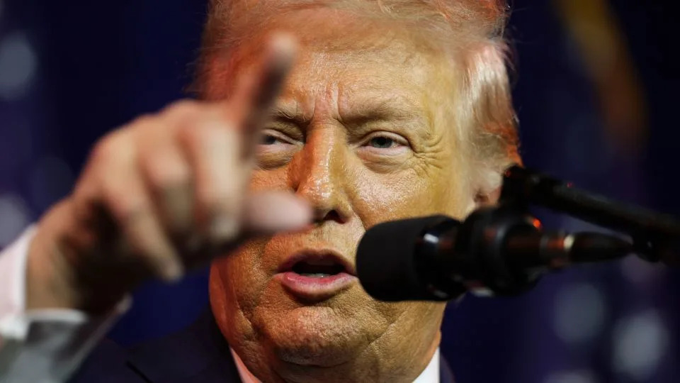 Trump’s Public Gaffes Draw New Scrutiny as Polls Show Rising Doubts