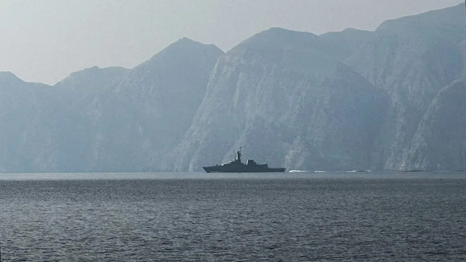 Iran rasporedio male Ghadir podmornice u Stritu Hormuz — ekspert: 