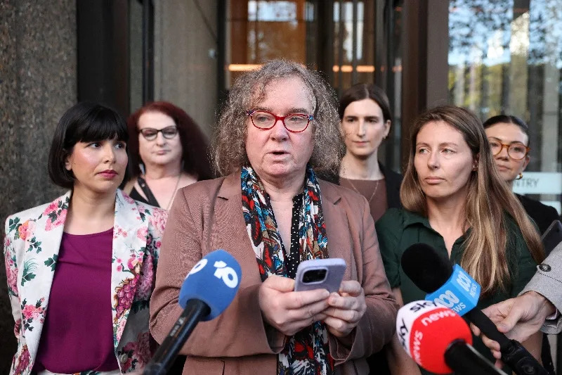 Presuda u Australiji: Isključenje trans žene iz aplikacije proglašeno direktnom diskriminacijom — odšteta udvostručena