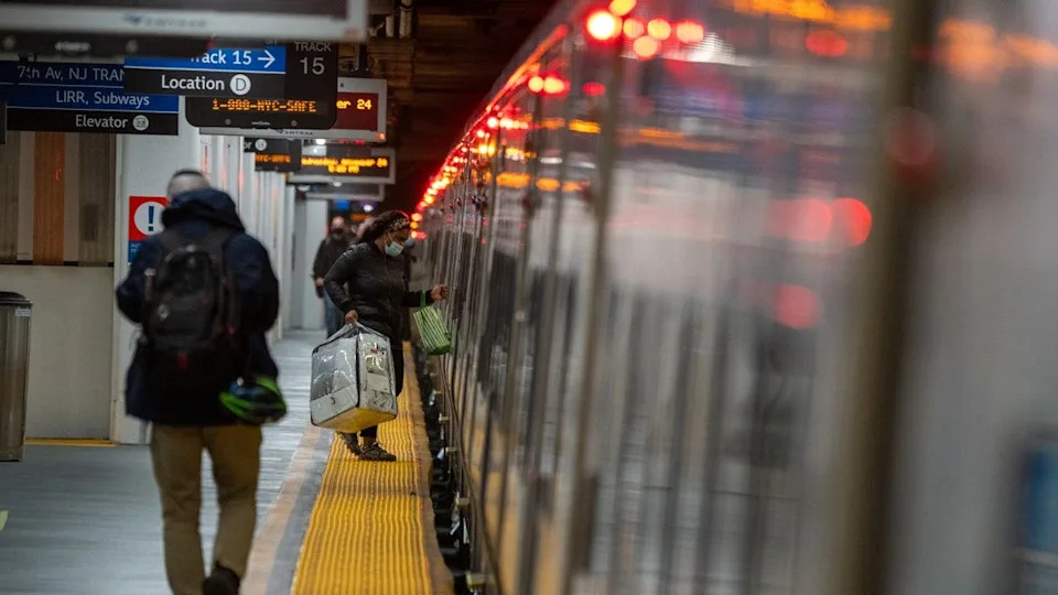 Long Island Rail Road Strike Halts Service for About 330,000 Daily Riders as Contract Talks Stalemate