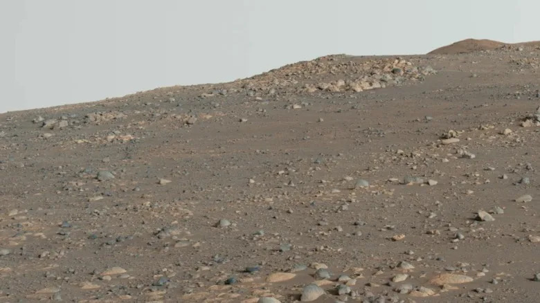 Perseverance Se Javio Sa Marsa: Šesti Selfie, Drevne Stene i Zabrinutost Zbog Čađi Sa Lansiranja Satelita