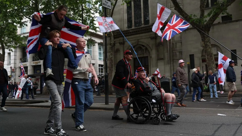 Desetine Hiljada Na Maršu U Londonu: Ekstremna Desnica Dobija Na Snazi