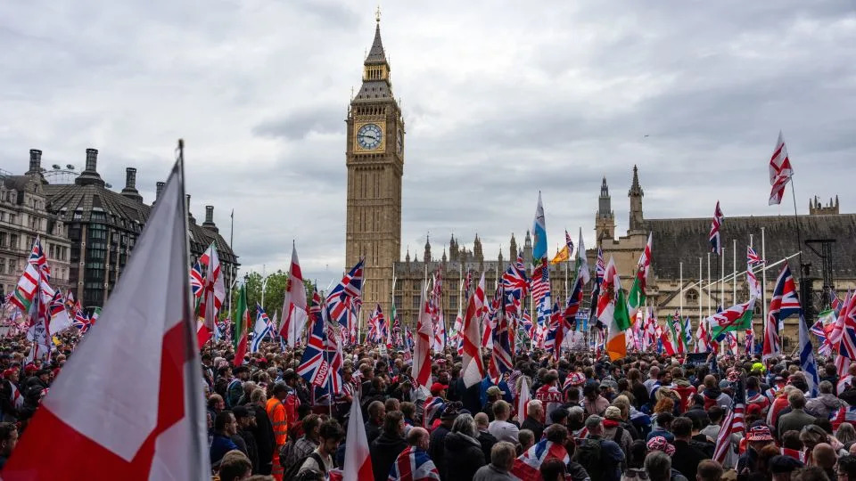 Desetine Hiljada Na Maršu U Londonu: Ekstremna Desnica Dobija Na Snazi