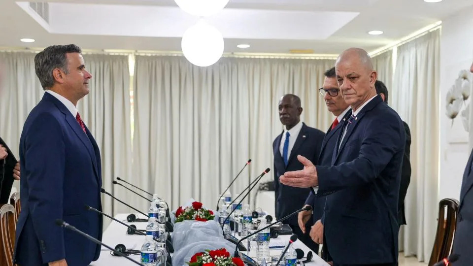 Kuba se Priprema za 'Invaziju' — Poseta Šefa CIA, Optužnice i Pogoršanje Humanitarne Krize