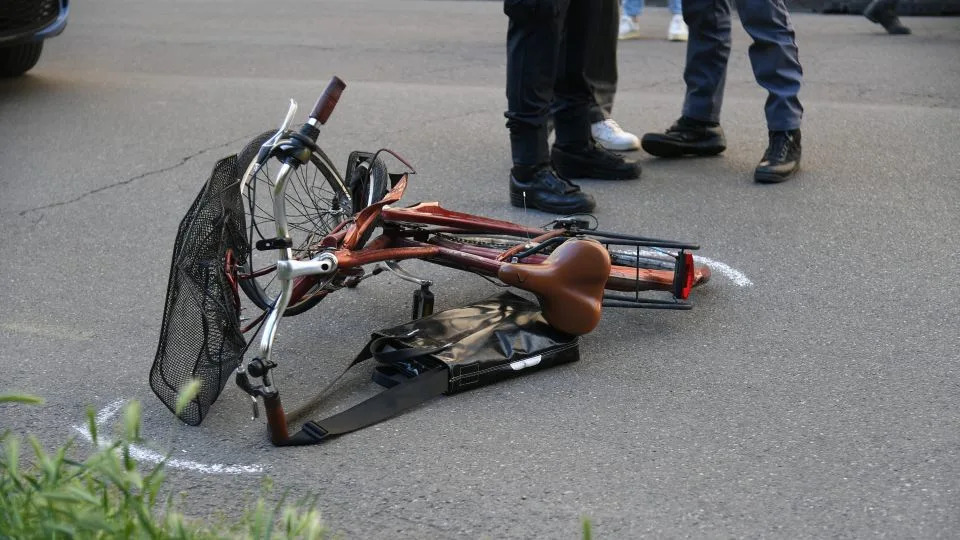 Drama u Modeni: Četvorica Građana Savladala Vozača Sa Nožem Nakon Što Je Auto Uleteo Među Pešake