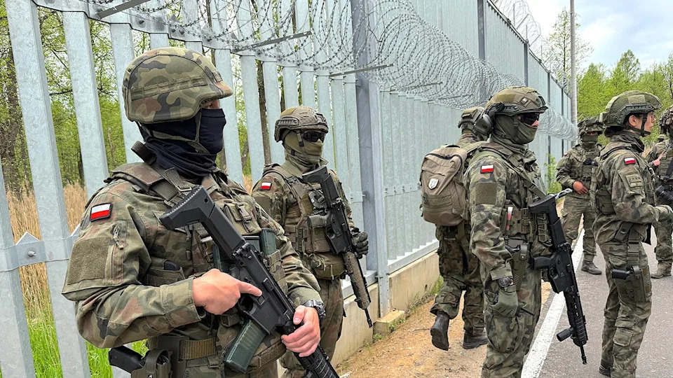 Poljska Upozorava: Rusija i Belorusija Instrumentalizuju Migrante Kao Hibridno Oružje