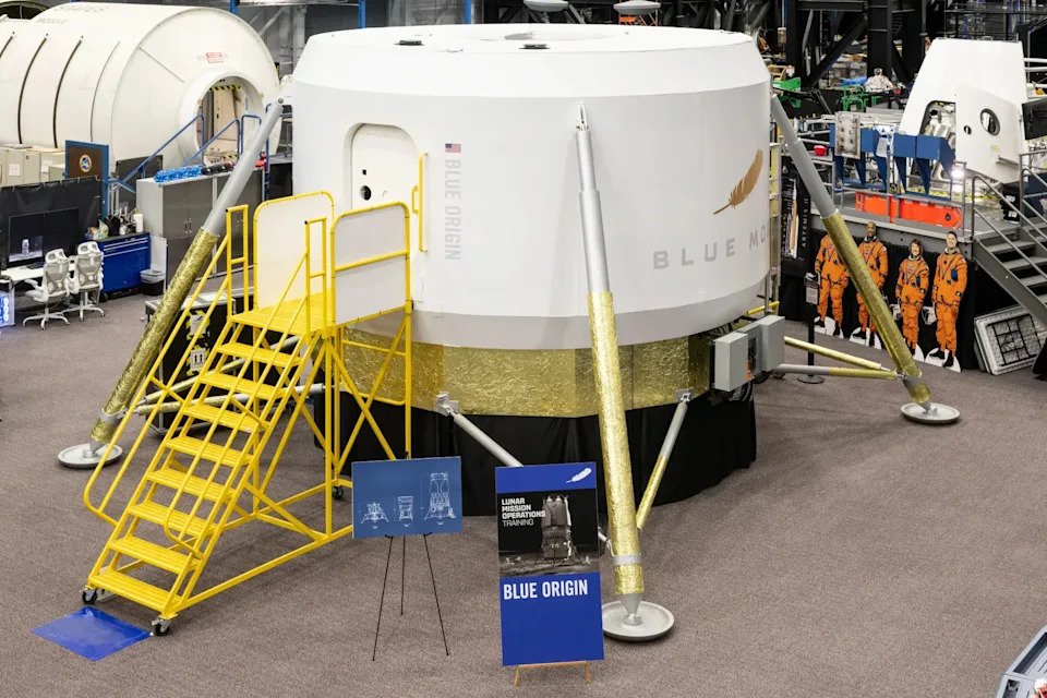 Replika kabine Blue Moon stigla u Houston — astronauti počinju obuke za Artemis misije