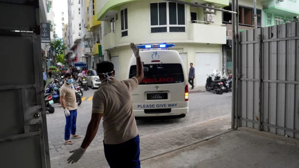 Tragedija u podvodnoj pećini na Maldivima: Pet italijanskih ronilaca nastradalo, istraga u toku