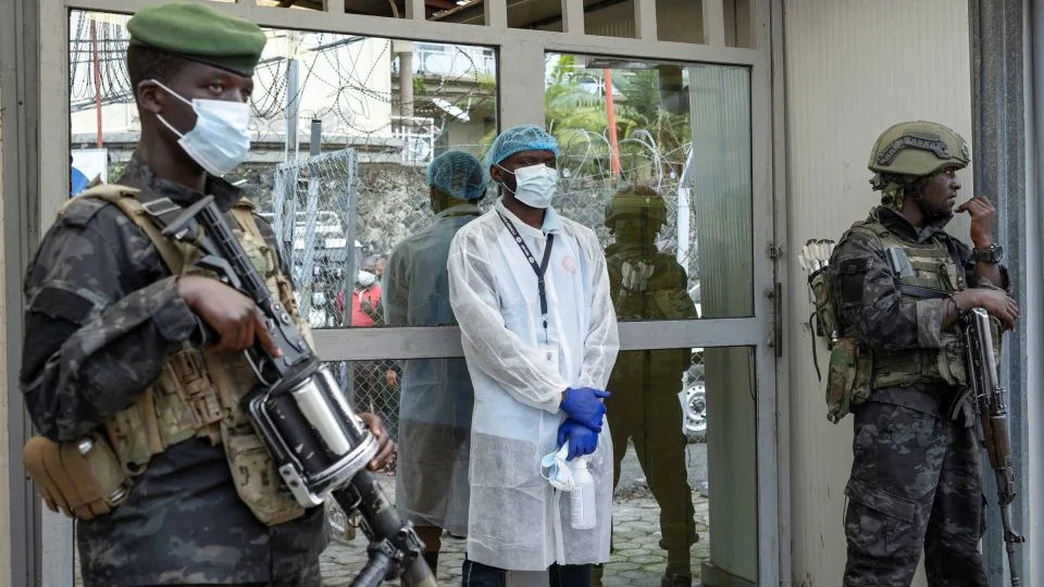 Ebola u DR Kongo: Kako bushmeat, pogrebni običaji i dezinformacije pogoršavaju širenje retkog Bundibugyo soja