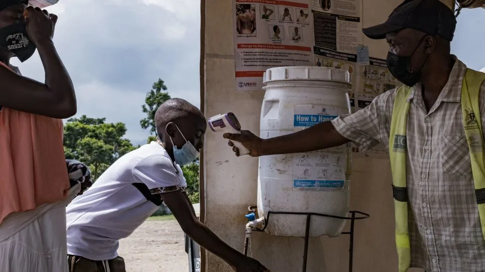 Ebola u DR Kongo: Kako bushmeat, pogrebni običaji i dezinformacije pogoršavaju širenje retkog Bundibugyo soja