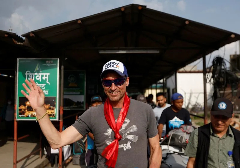 Kenton Cool Po 20. Put Na Everestu; Dvoje Indijskih Planinara Poginulo, Sezona Pet Žrtava