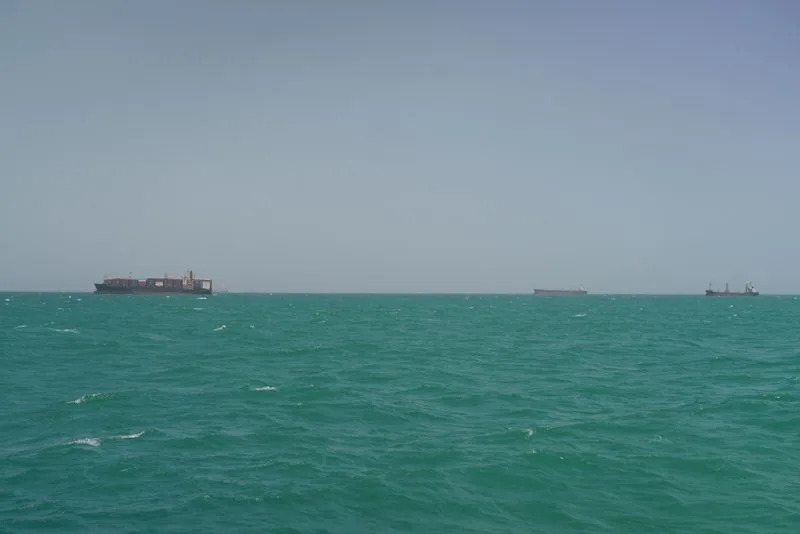 Iranska mapa produbljuje krizu u Tjesnacu Hormuz — Više od 20.000 pomoraca zarobljeno u Zalivu
