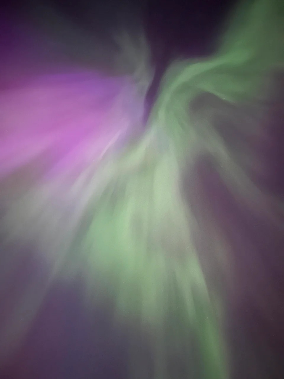 Aurora: Nauka, Mitovi i Fenomeni Iza Severnih i Južnih Svetlosti