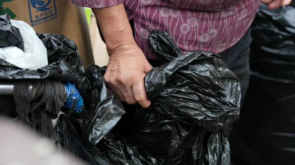 In Hong Kong’s Shadows: How ‘Cardboard Grannies’ Scavenge to Survive