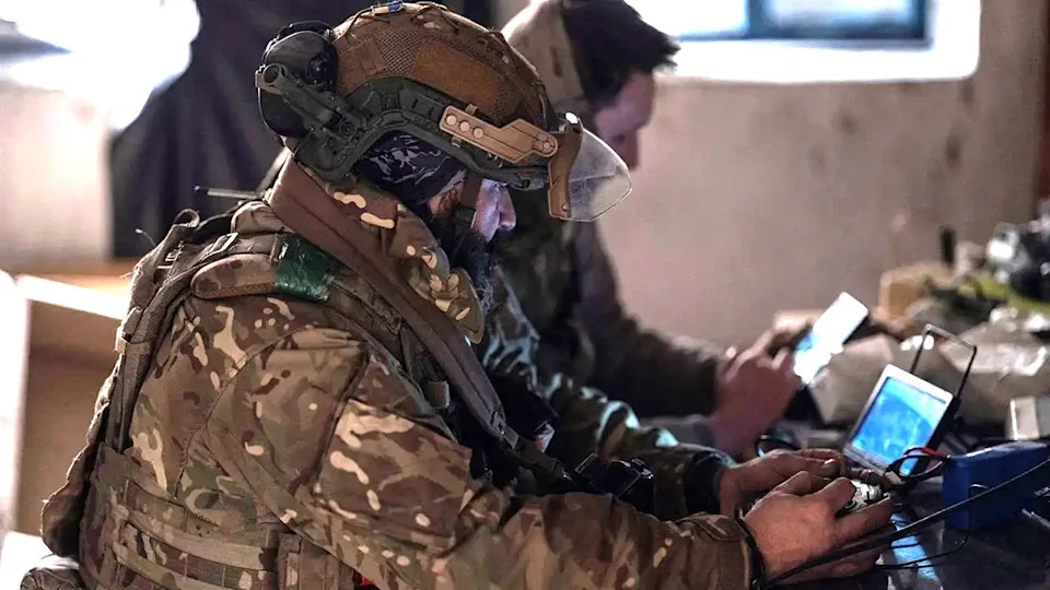 Bojište u Ukrajini Menja Budućnost NATO-a — Kako Dronovi i Industrija Preoblikuju Alijansu