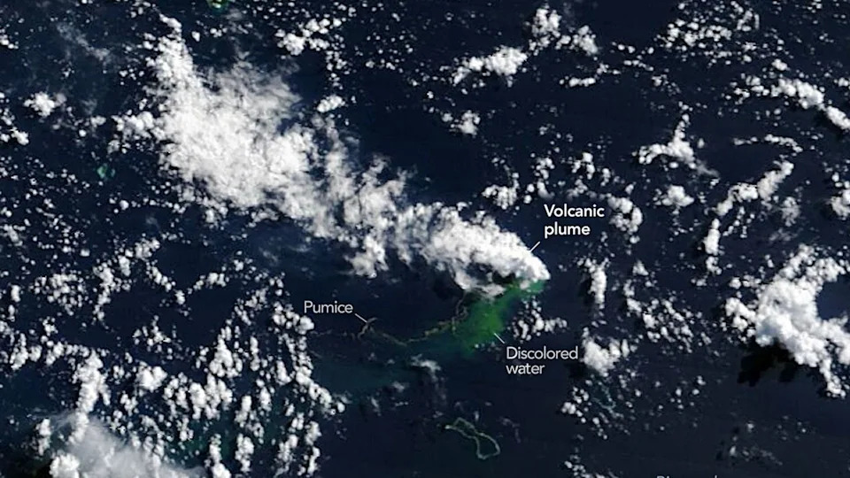 Sateliti snimili erupciju podmorskog vulkana kod Papua Nove Gvineje — nedostaju detaljne karte morskog dna